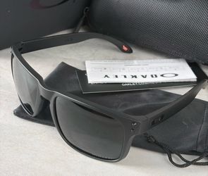 Oakley Holbrook XL sunglasses polarized new