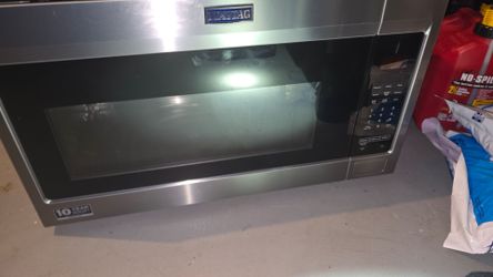 Maytag above stove Microwave. Like new.