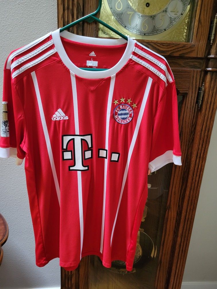 Size L Soccer Shirt