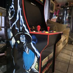 Mortal Kombat II Arcade Cabinet