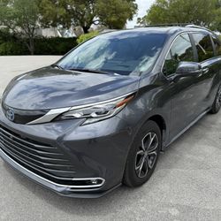 2025 Toyota Sienna Platinum 