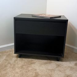 End table / night stand