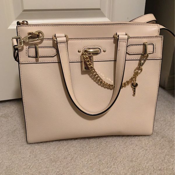 Calvin Klein Bag for Sale in Issaquah, WA - OfferUp