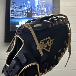 Soto Catchers Glove 