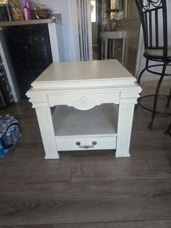 End Table For Sale!!!