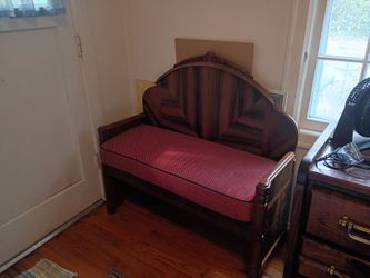 Bench with pad