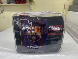 New, https://offerup.com/redirect/?o=Ri5DLkJhcmNlbG9uYQ== Luxury Plush Blanket, Queen Size $60,   