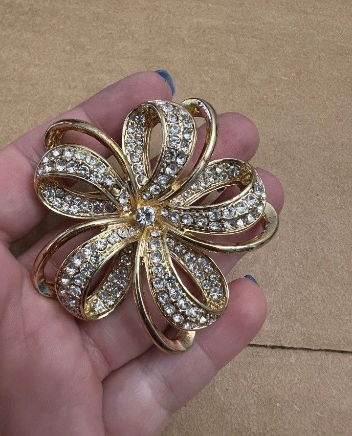 Brooch