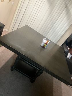 Counter Height Dining table No Chairs