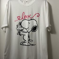 Women’s White Snoopy Shirt Size Large