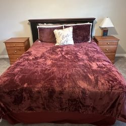 Bedroom Set - Everything Included 