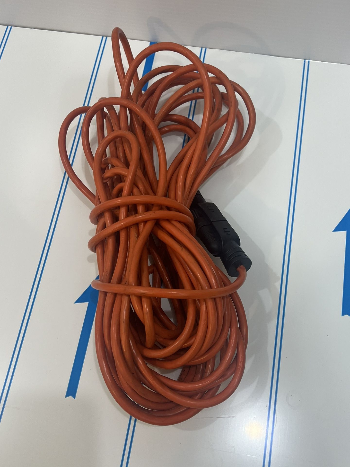 EXTENSION CORD