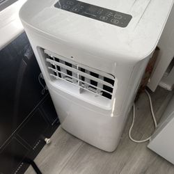 Portable Air conditioner $100