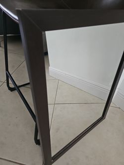 Wall Hanging Mirror - Espejo para Pared  25"x19" 