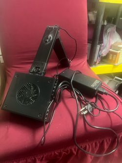 REEF LED90  W/ MOUNTING ARMS