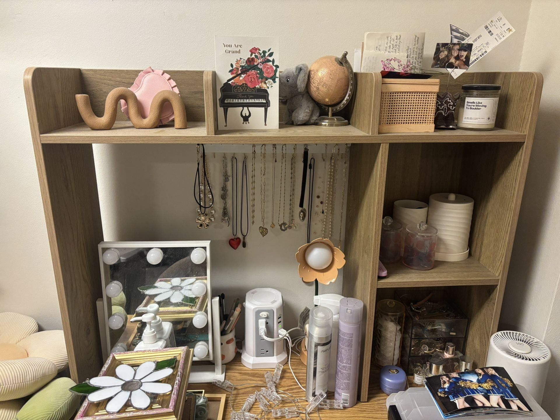 Desk hutch