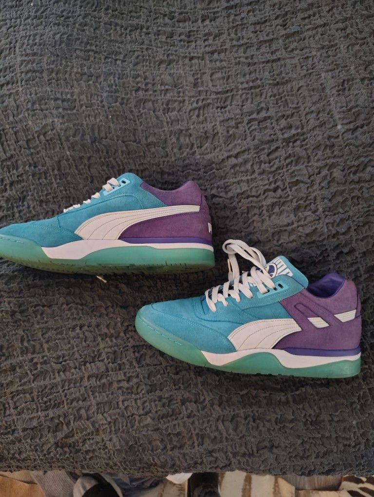 Leather Suede Puma Tennis Shoes Like New