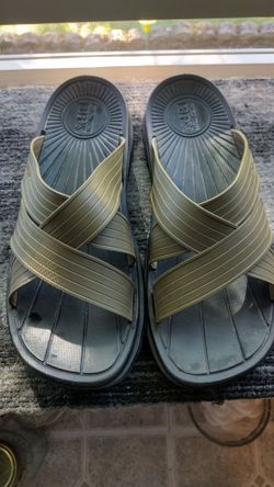 Sandles