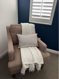 Accent chair