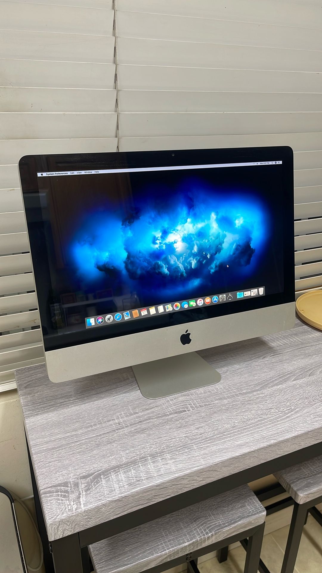 Apple iMac 21.5-inch (2009) 3.06GHz Intel Core 2 Duo 500GB HD 8GB RAM