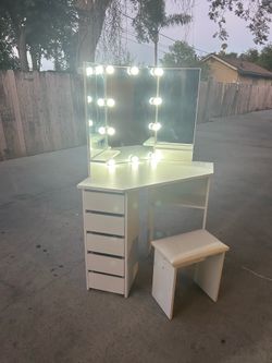 White light up vanity