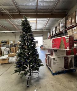 Home Accents 9ft Nostalgic Noble Fir LED pre-Lit Tree