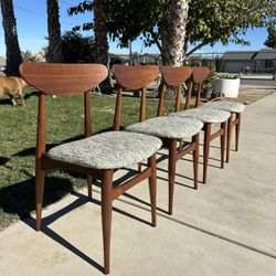 Mid- Century Modern Set Of 4 Dining Chairs 