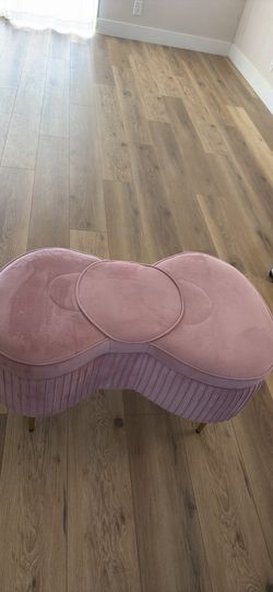 Hello kitty bow