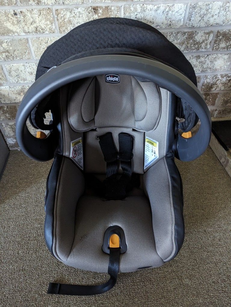 Chico Fit 2 Car Seat w/ Base, Infant to Toddler, Excellent Condition, Oct 2025 Expiration