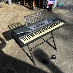 Yamaha PSR-GX76