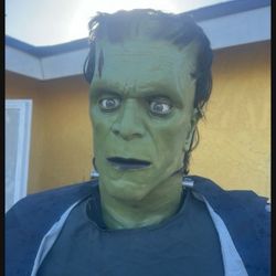 Universal Frankenstein Animatronic