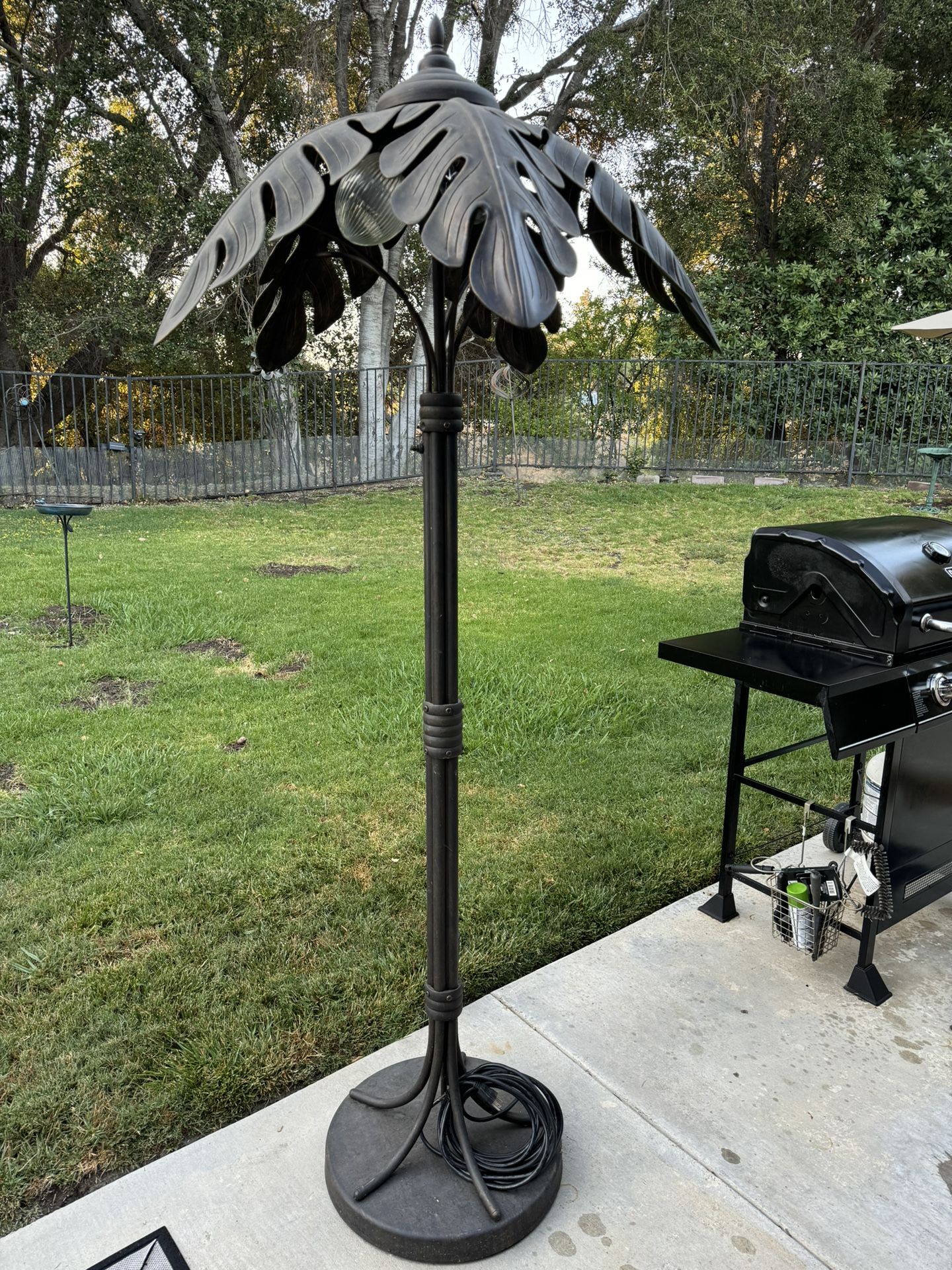 Indoor/Outdoor Palm Tree Lamp
