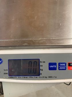 Globe Gps 10 , 10 lb digital portion control scale .