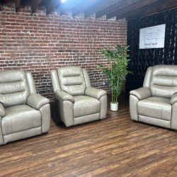 Delivery Available Mason leather recliner gray 3pc set  retails 2100