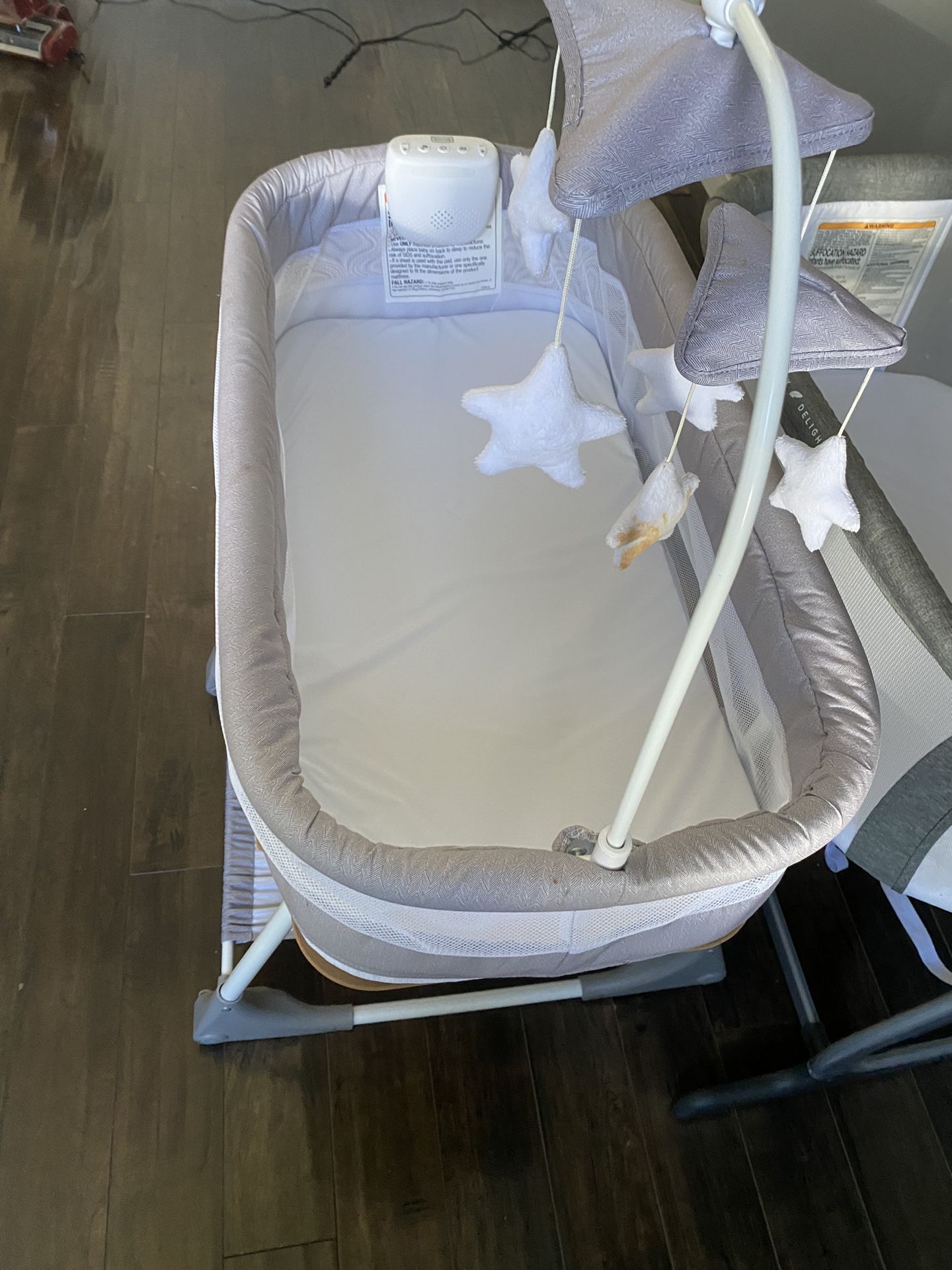 Rocking bassinet