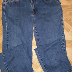 Womens levis Size 14