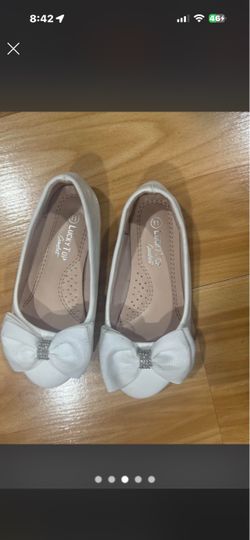 Lucky Top Girls White Ballet Flats with Bow