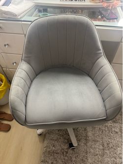 Vanity chair