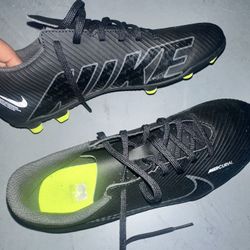 Nike Mercurial Vapor 15 Club Multi-Ground Soccer Cleats