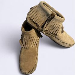 Minnetonka Classic Fringe Moccasin Ankle Boots Shoes Brown Size 7