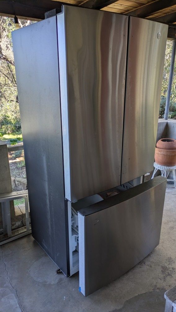 GE Refrigerator