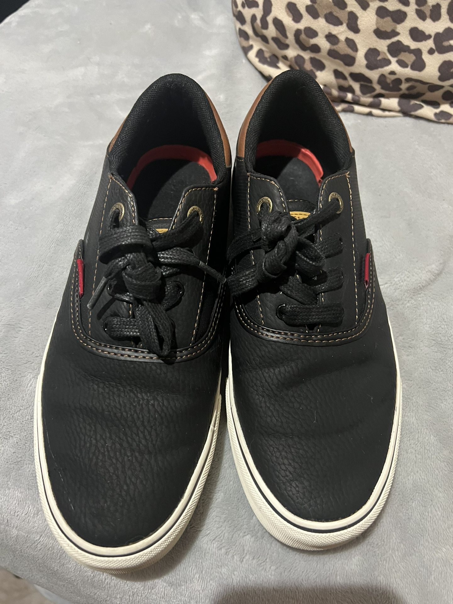 Levi’s Shoes 8.5