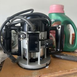 Router Black and Decker