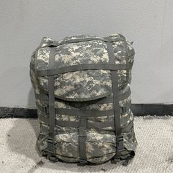 10  US Army Large Rucksacks $100 BUCKS IS FOR 10 Bags   Or $20 Each