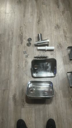 Electric meat grinder