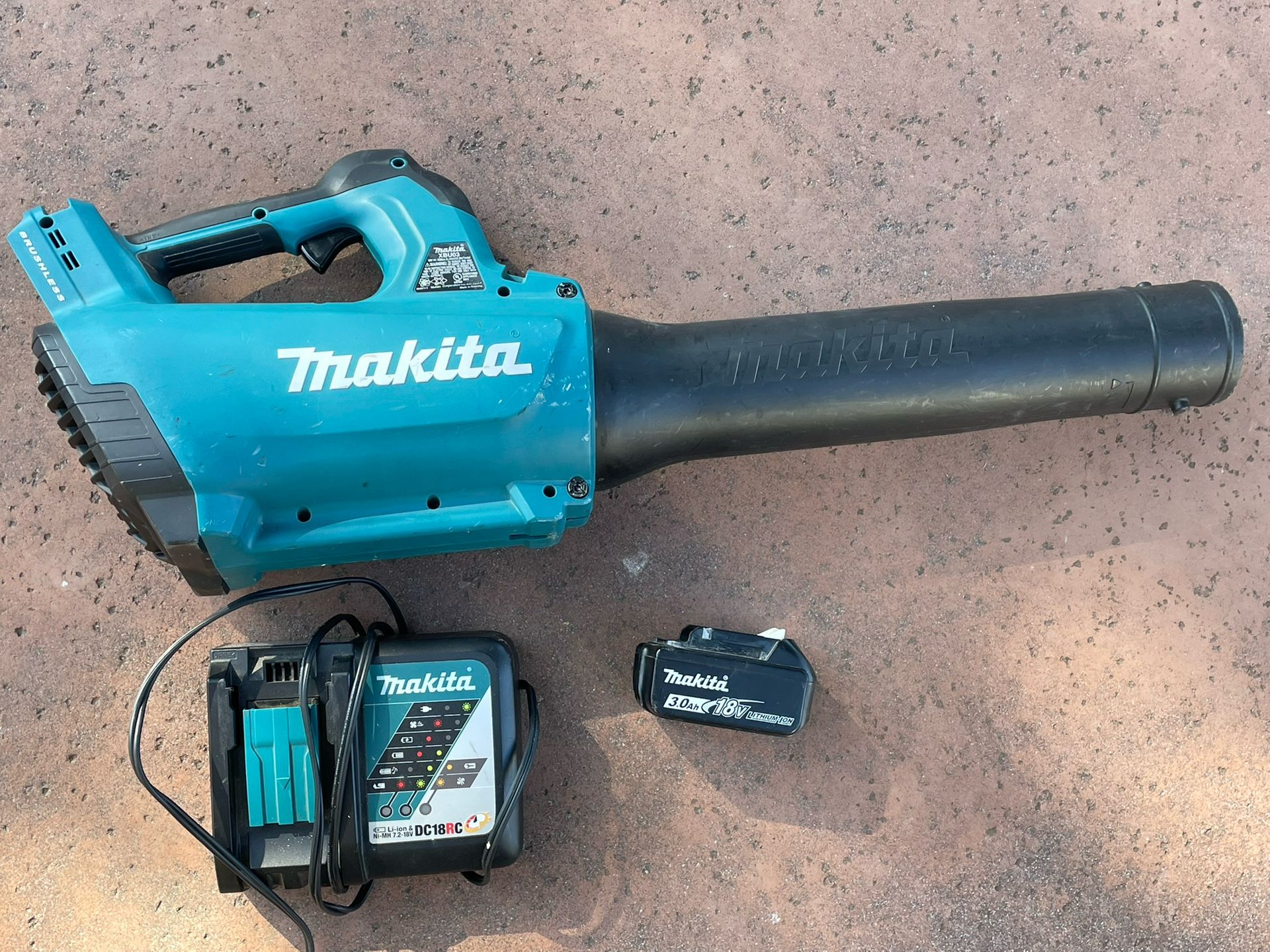 Makita 18 V Handheld Blower Battery And Charger