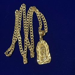 Cuban Link DIAMOND CUT 14k GOLD PLATED 4.7mm Necklace 23.50inches In length with a DC Virgin Mary Charm