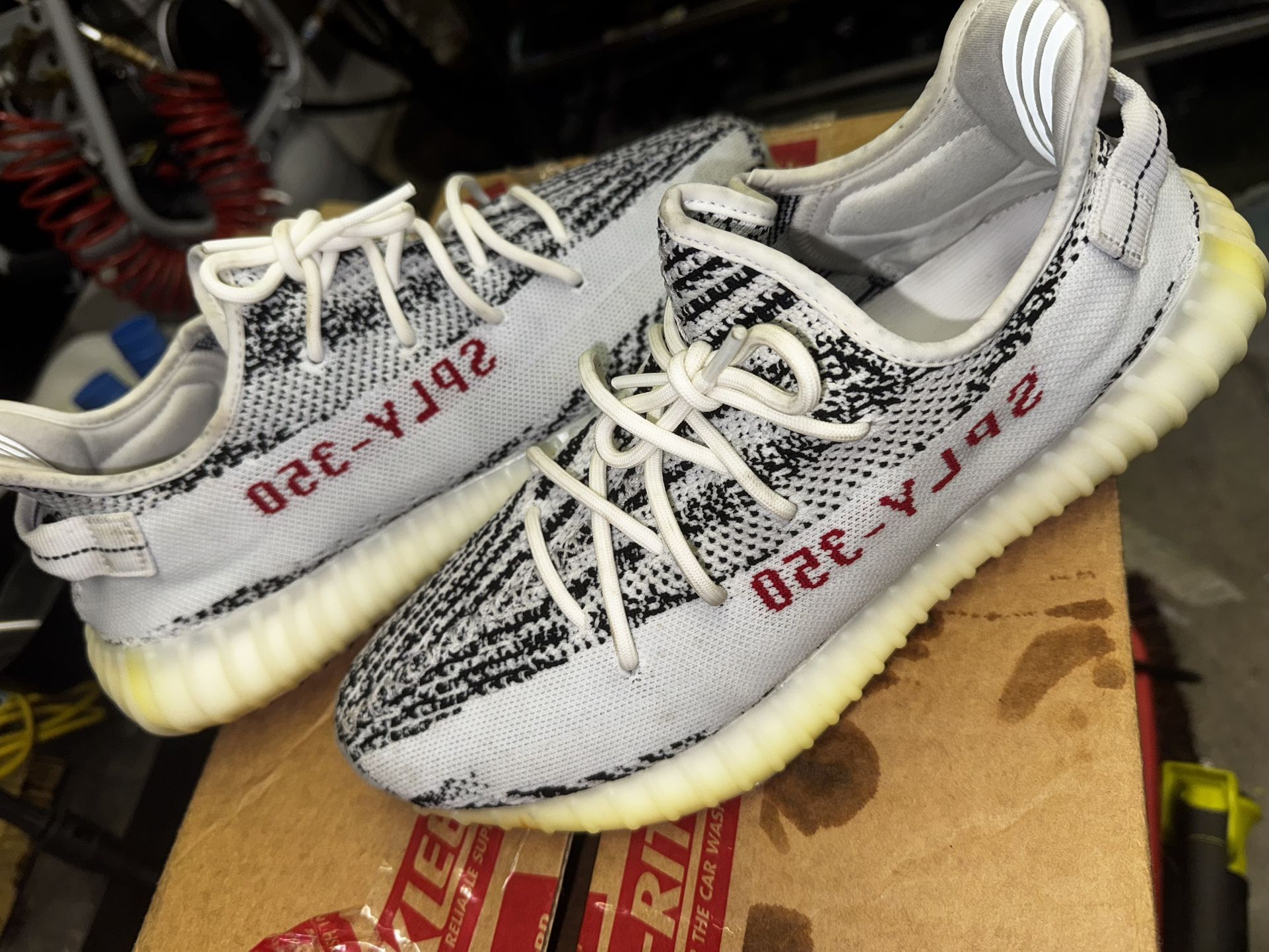 13M Yeezy 350 Boost V2