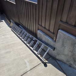 28ft Aluminum Ladder