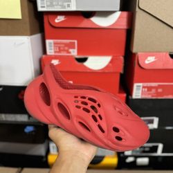 Adidas Yeezy Vermillion Foam Runner size 9 USED But Clean
